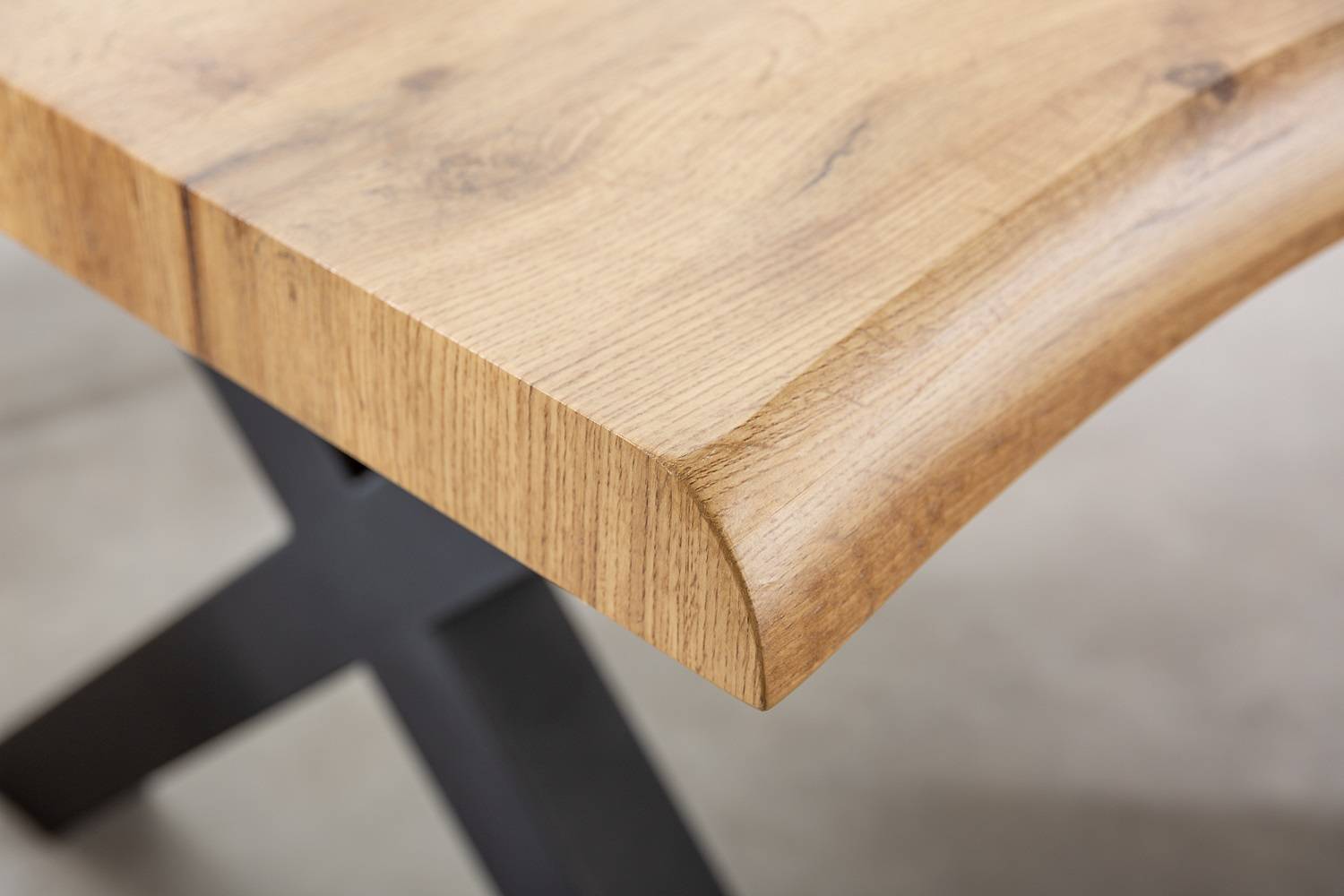 Designový jídelní stůl Kaniesa 200 cm hnědý - vzor divoký dub